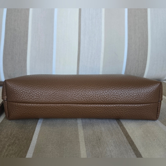 Calvin Klein Pebbled Crossbody Bag – Taupe Brown – Gold Chain Strap - Picture 6 of 7